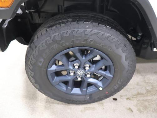 Bright White Clearcoat 2026 Jeep Gladiator 85th Anniversary Edition