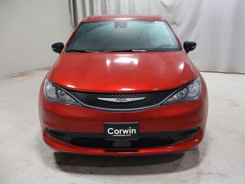 2026 Chrysler Voyager LX