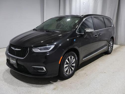 2022 Chrysler Pacifica Hybrid Limited
