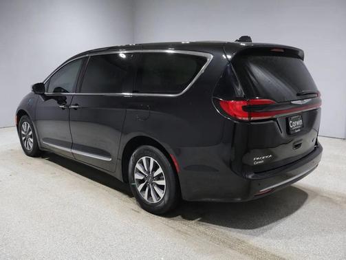 2022 Chrysler Pacifica Hybrid Limited