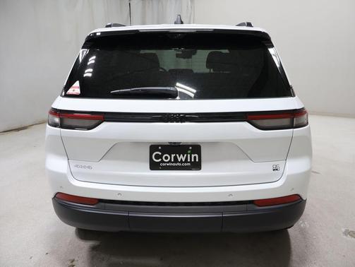 Bright White Clearcoat 2026 Jeep Grand Cherokee 85th Anniversay Edition 4x4