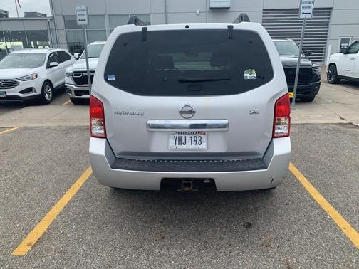 2009 Nissan Pathfinder SE