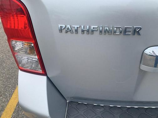 2009 Nissan Pathfinder SE