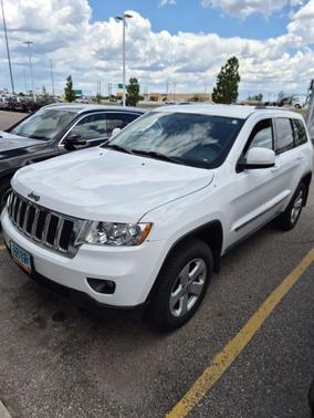 Bright White Clearcoat 2013 Jeep Grand Cherokee Laredo