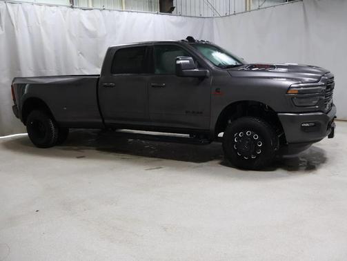 2026 RAM 3500 Laramie Crew Cab 4x4 8' Box