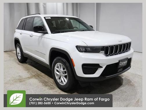 Bright White Clearcoat 2026 Jeep Grand Cherokee Altitude