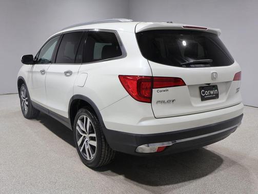 White Diamond Pearl 2016 Honda Pilot Touring