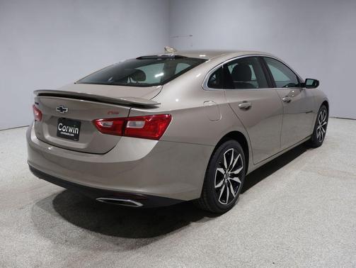 Mineral Gray Metallic 2023 Chevrolet Malibu FWD RS