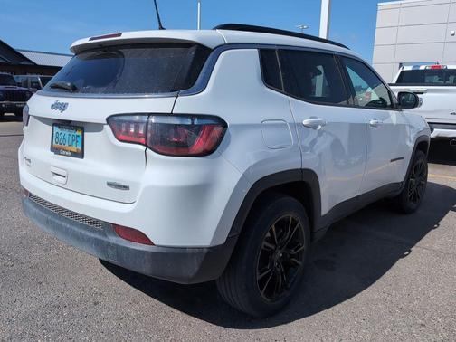Bright White Clearcoat 2023 Jeep Compass Latitude Lux