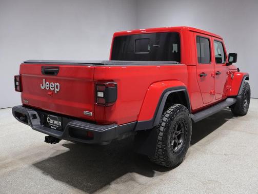 Firecracker Red Clearcoat 2022 Jeep Gladiator Overland