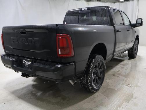 2025 RAM 3500 Big Horn Crew Cab 4x4 6'4' Box