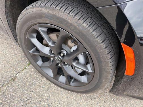Diamond Black Crystal Pearlcoat 2025 Chrysler Pacifica Limited
