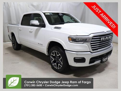 Ivory White Tri-Coat Pearlcoat 2026 RAM 1500 Laramie
