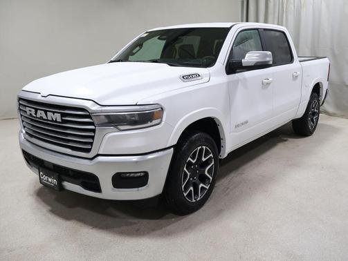 Ivory White Tri-Coat Pearlcoat 2026 RAM 1500 Laramie
