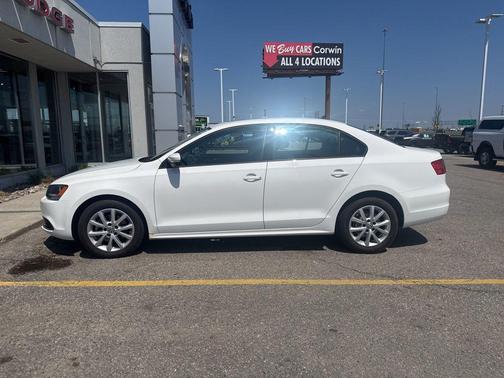 Candy White 2012 Volkswagen Jetta SE
