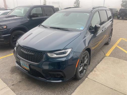 2024 Chrysler Pacifica Limited