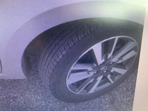 2023 Nissan Versa 1.6 SV