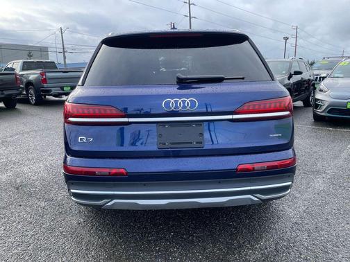 2024 Audi Q7 55 Premium Plus