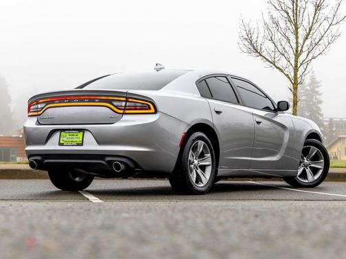2017 Dodge Charger SXT
