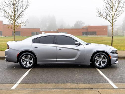 2017 Dodge Charger SXT