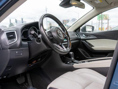 2017 Mazda Mazda3 Grand Touring