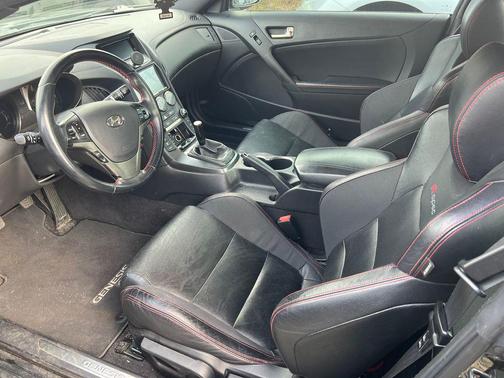 Caspian Black Pearl 2016 Hyundai Genesis Coupe 3.8 R-Spec