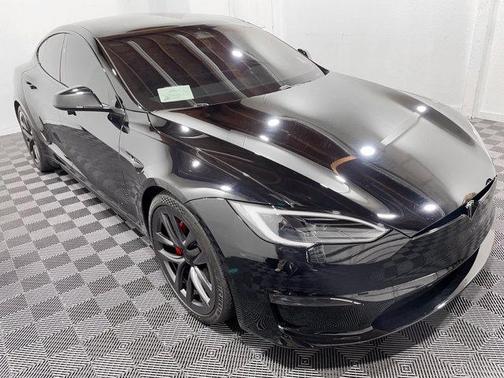 2023 Tesla Model S Plaid