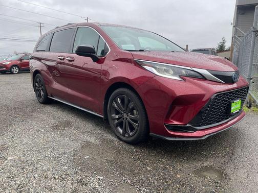 2022 Toyota Sienna XSE 7 Passenger