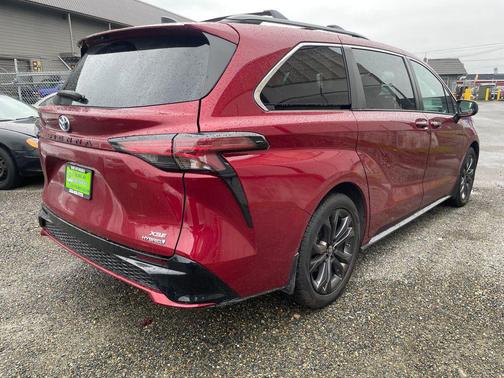 2022 Toyota Sienna XSE 7 Passenger