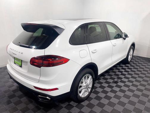 2016 Porsche Cayenne Cayenne