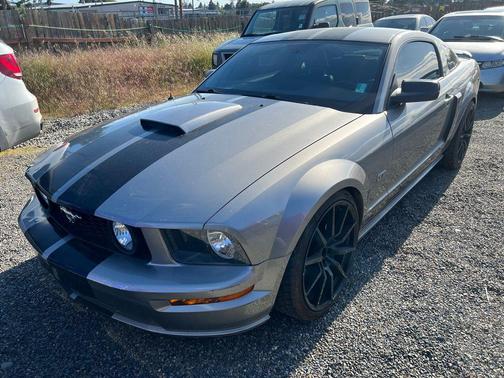 Gray 2008 Ford Mustang GT Premium