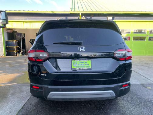 2023 Honda Pilot AWD EX-L 8 Passenger