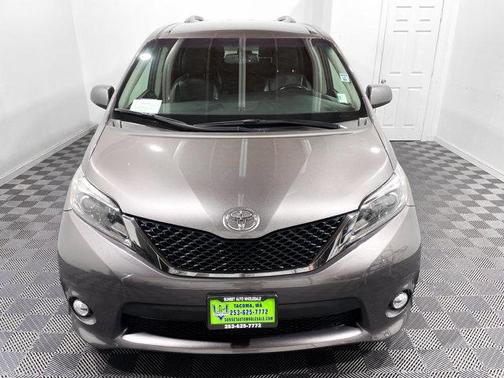 2017 Toyota Sienna SE