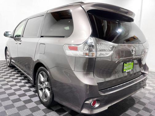 2017 Toyota Sienna SE