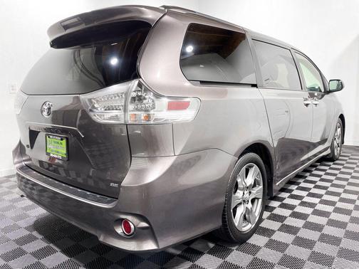 2017 Toyota Sienna SE