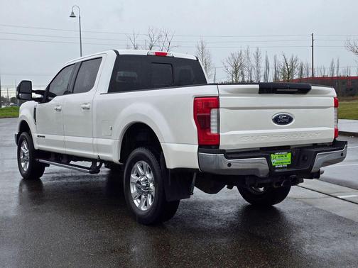 White 2017 Ford F-350 Lariat
