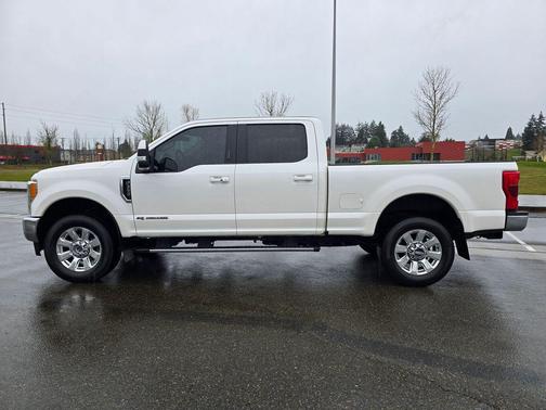 White 2017 Ford F-350 Lariat