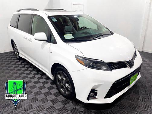 2020 Toyota Sienna SE Premium