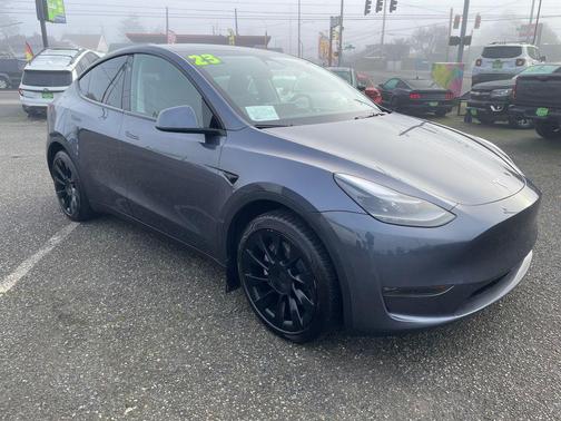 2023 Tesla Model Y Long Range Dual Motor All-Wheel Drive