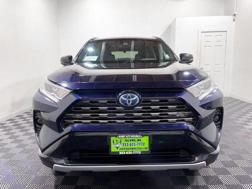 2020 Toyota RAV4 Hybrid SE