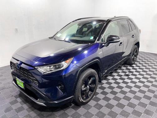 2020 Toyota RAV4 Hybrid SE