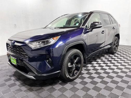 2020 Toyota RAV4 Hybrid SE