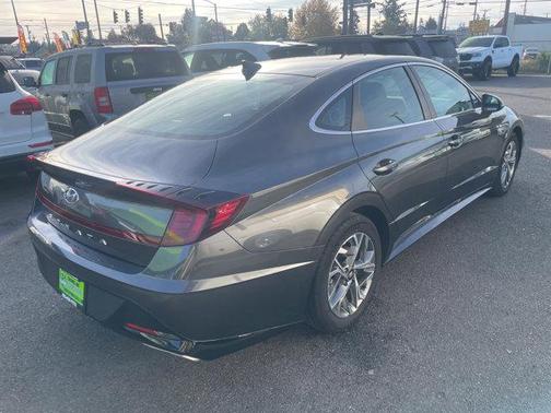 2022 Hyundai SONATA SEL