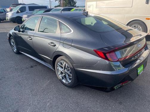 2022 Hyundai SONATA SEL