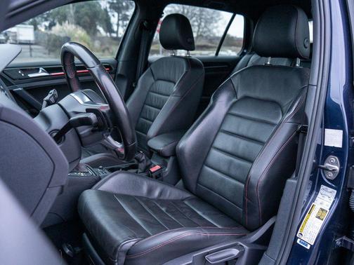 2017 Volkswagen Golf GTI 2.0T SE 4-Door