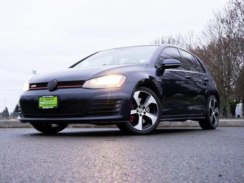 2017 Volkswagen Golf GTI 2.0T SE 4-Door