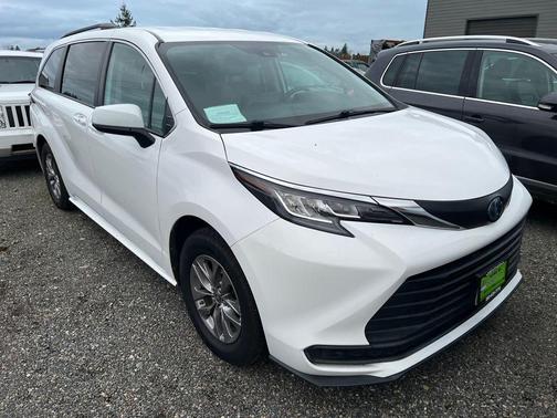 2021 Toyota Sienna LE