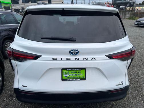 2021 Toyota Sienna LE