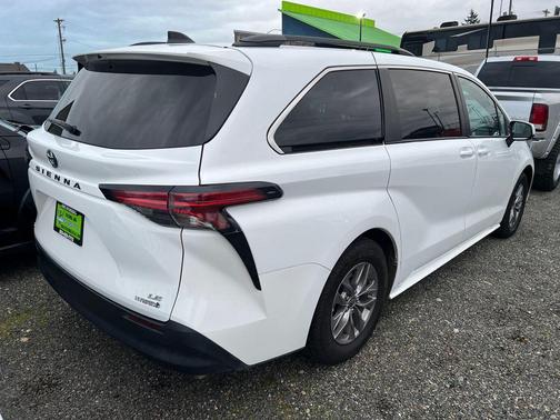 2021 Toyota Sienna LE
