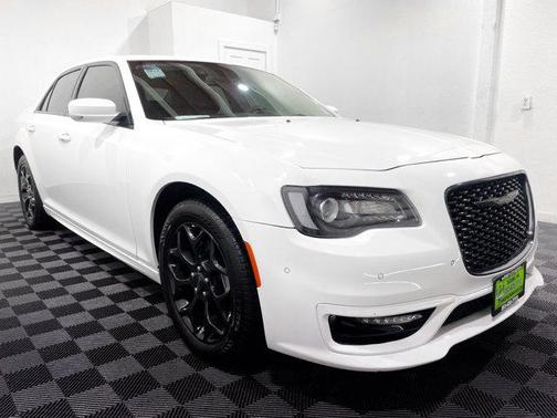 2022 Chrysler 300 Touring